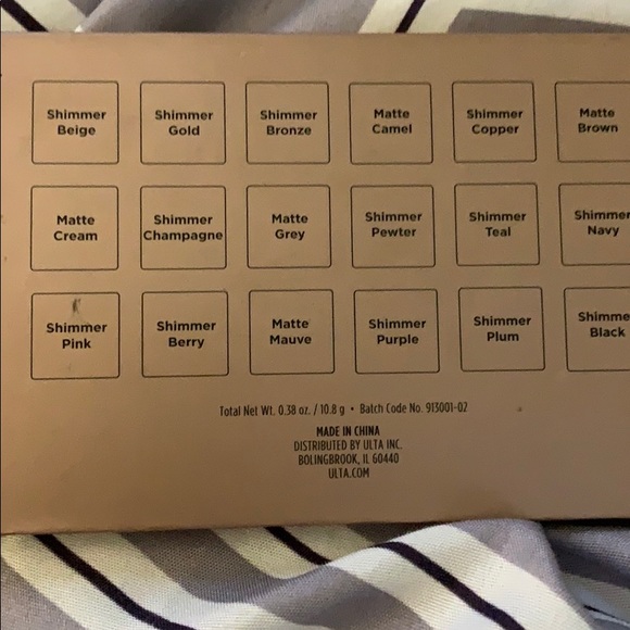 SOLD Ulta eyeshadow palette - Picture 3 of 4